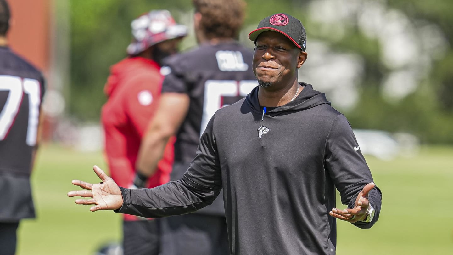 Room for Improvement: SI Ranks Falcons' QB-Head Coach Duo Middle of the Road