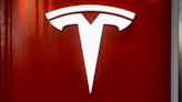 Wolfe examina las variables cruciales que influyen en el precio de las acciones de Tesla Por Investing.com