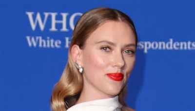 Scarlett Johansson is radiant in a fitted white gown with glamorous Sophia Bush, Rosario Dawson and Molly Ringwald at star-studded White House Correspondents' Dinner in ...