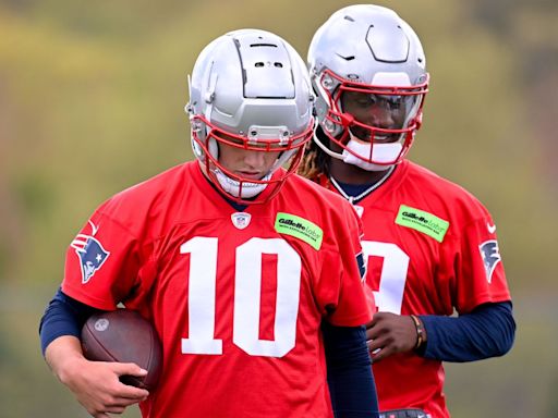 This NFL Hall Of Famer Visited Patriots Practice, Spoke To Team