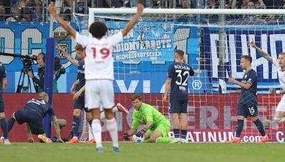 Slapstick und Tzolis: Fortuna nach Sieg in Bochum vor Bundesliga-Aufstieg