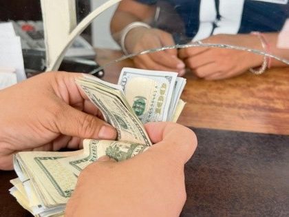 Peso mexicano: Rompe racha perdedora ante el dólar