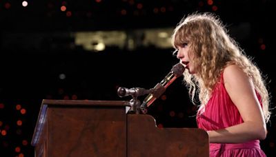 Taylor Swift Gets Emotional At Final Liverpool Show Singing A Song Written With Joe Alwyn