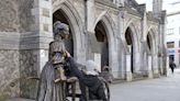 Dublin tourists asked to stop groping the breasts of Molly Malone statue