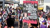 Abuso policial, represión y el reclamo de “¡ni una más! marcan las protestas del 8M en los estados