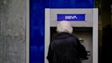 El banco español BBVA presenta una oferta de 12.000 millones de euros por Sabadell