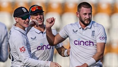 England wrap up epic victory over Pakistan in first Test