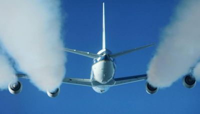 Un piloto de aerolíneas se pronuncia sobre las estelas químicas: "Se está fumigando la península ibérica con azufre para desviar los frentes”