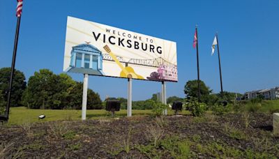 Vicksburg will host Deck the Halls summer celebration