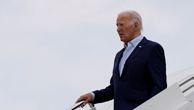 Biden se reunirá el domingo con su familia para hablar de su futuro político, según NBC