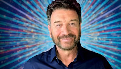 Strictly contestant Nick Knowles pleads for ‘kindness’ after arm injury