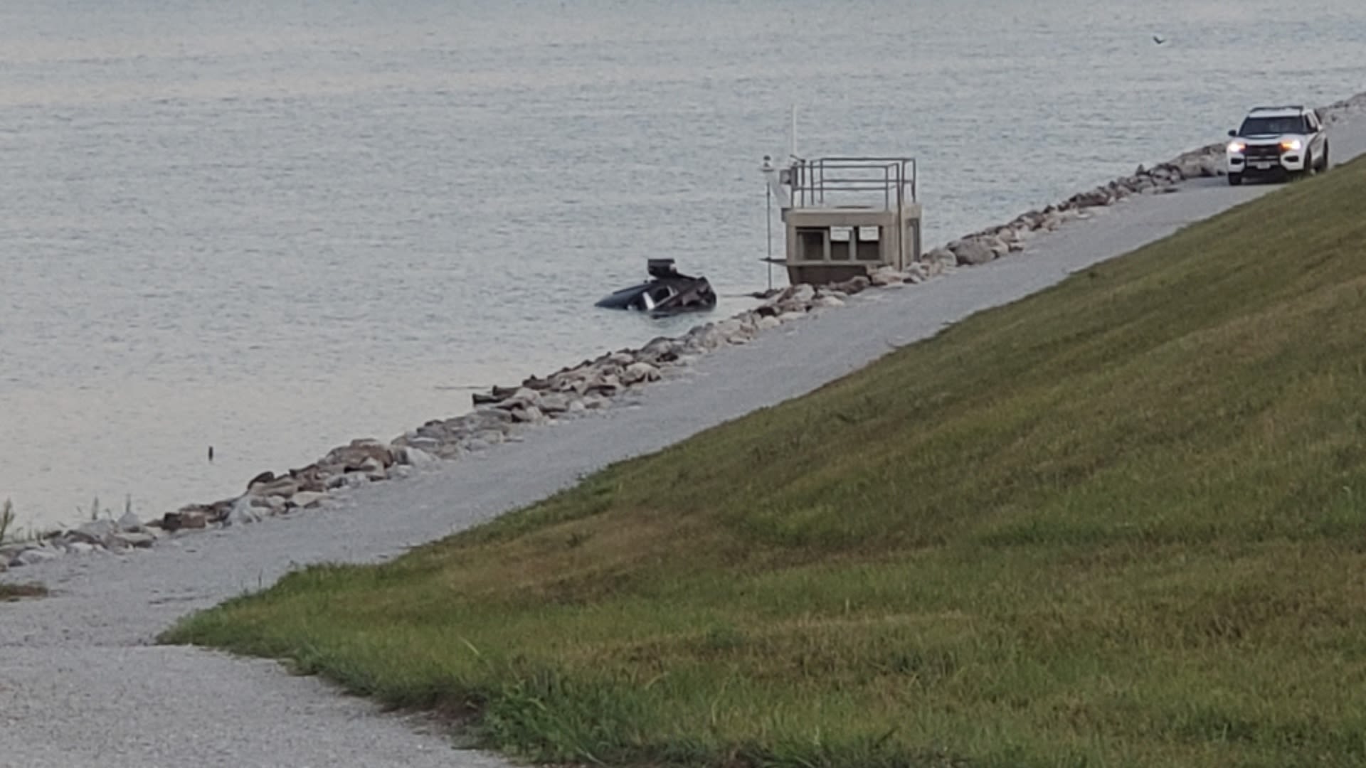 Empty vehicle found submerged in lake west of Lincoln