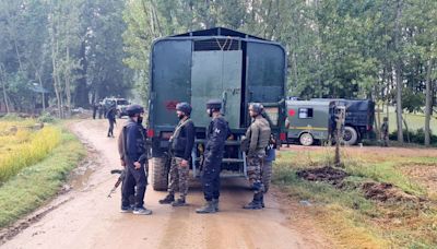 Kulgam encounter: 3 Army personnel, cop injured in gunfight; 2 terrorists trapped