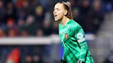 Arsenal 'closing in' on Aston Villa goalkeeper Daphne van Domselaar