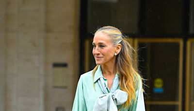 Carrie Bradshaw Spotted With Her First 'AJLT' Season 3 Statement Bag