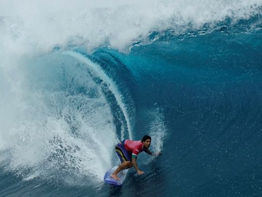 Impactante video: surfeó una ola monstruosa y logró el mejor puntaje en la historia de los Juegos Olímpicos