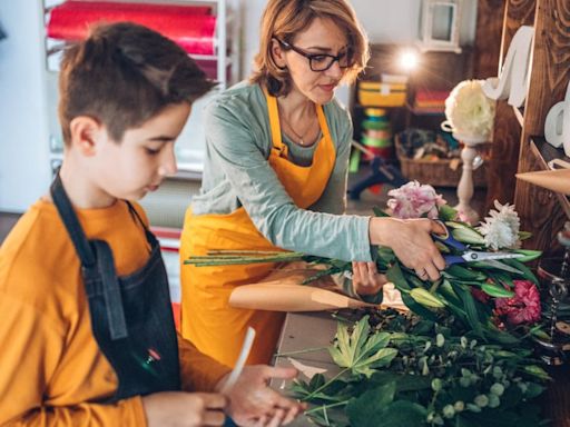 Este verano podrías beneficiarte de una exención fiscal por contratar a tus hijos: mira cómo