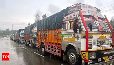 Govt set to launch scheme to provide resting centres for long-haul truck drivers along NHs | India News - Times of India