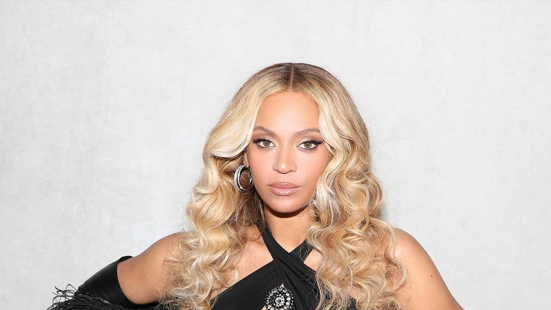 Beyoncé Is a Total Bombshell in a Ruched Dress With a Gaping Bust Cutout