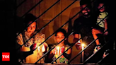 Evening darkness, night marches and human chains in Kolkata | Kolkata News - Times of India