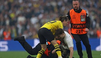 Invaden cancha durante final de la UEFA Champions League