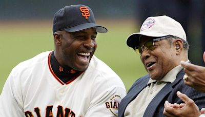 Barry Bonds, Willie Mays' godson, posts tribute to fellow Giants legend