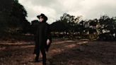 Enrique Bunbury’s Latest Track ‘Invulnerables’ Is Coursing With New Energy