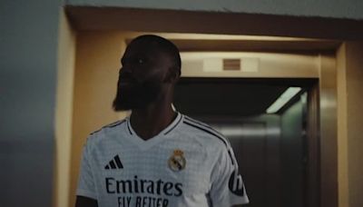 BELLINGHAM, RODRYGO Y RÜDIGER ANUNCIAN LA LLEGADA DEL NUEVO SANTIAGO BERNABÉU A EA SPORTS FC? 25 - MarcaTV