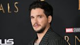 El impactante desnudo de Kit Harington en el teatro que ha provocado un cambio de normas: "Amenazan con acciones legales"