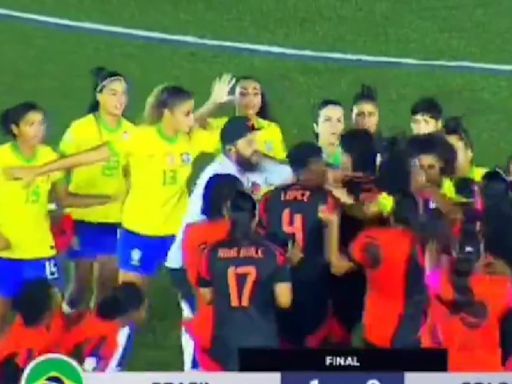 Jugadoras de Colombia y Brasil protagonizan fuerte altercado tras la derrota de la Tricolor