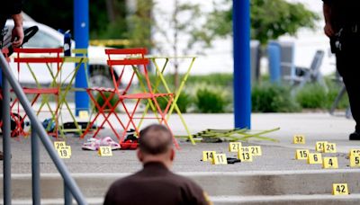 Suspect dead, 9 wounded including children in shooting at Detroit area water park