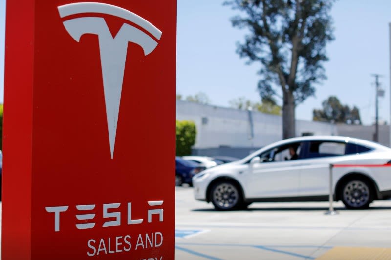 Explainer-Legal hurdles loom over Tesla's bid to revive Musk's record pay By Reuters