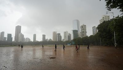 India weather news Live: IMD predicts moderate to heavy rain in Mumbai