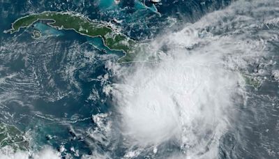 Alerta por la posible trayectoria del huracán Debby: Miami lanza una guía de acción con importantes advertencias