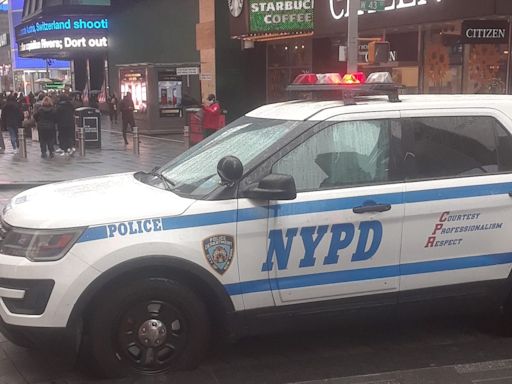 Nueva York salvaje: pelea con machete dejó un herido y 3 arrestados en Times Sq, meca turística mundial - El Diario NY