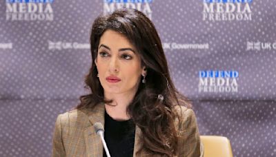 Qué papel jugó Amal Clooney, la esposa de George Clooney, en la solicitud de órdenes de arresto contra Netanyahu y líderes de Hamas