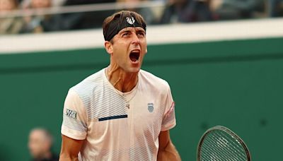 Etcheverry le ganó a Cazaux y su apabullante tribuna local en Roland Garros