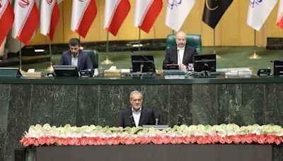 伊朗新總統宣誓就職：重申挺巴勒斯坦 望改善與西方關係