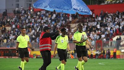 “Va a tener que ponerle el pecho a las balas”: la revolución interna de Roberto Tobar que puso a los árbitros en la mira de los futbolistas - La Tercera