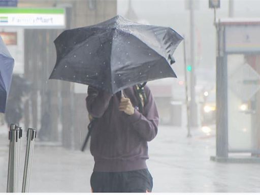 鋒面接力賽！全台9縣市「大雨特報」連炸5天 林嘉愷曝雨停時間