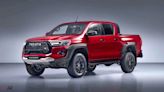 寬車體、高底盤、有帥到！Toyota Hilux GR Sport II運動皮卡2024登場、台灣有緣嗎？