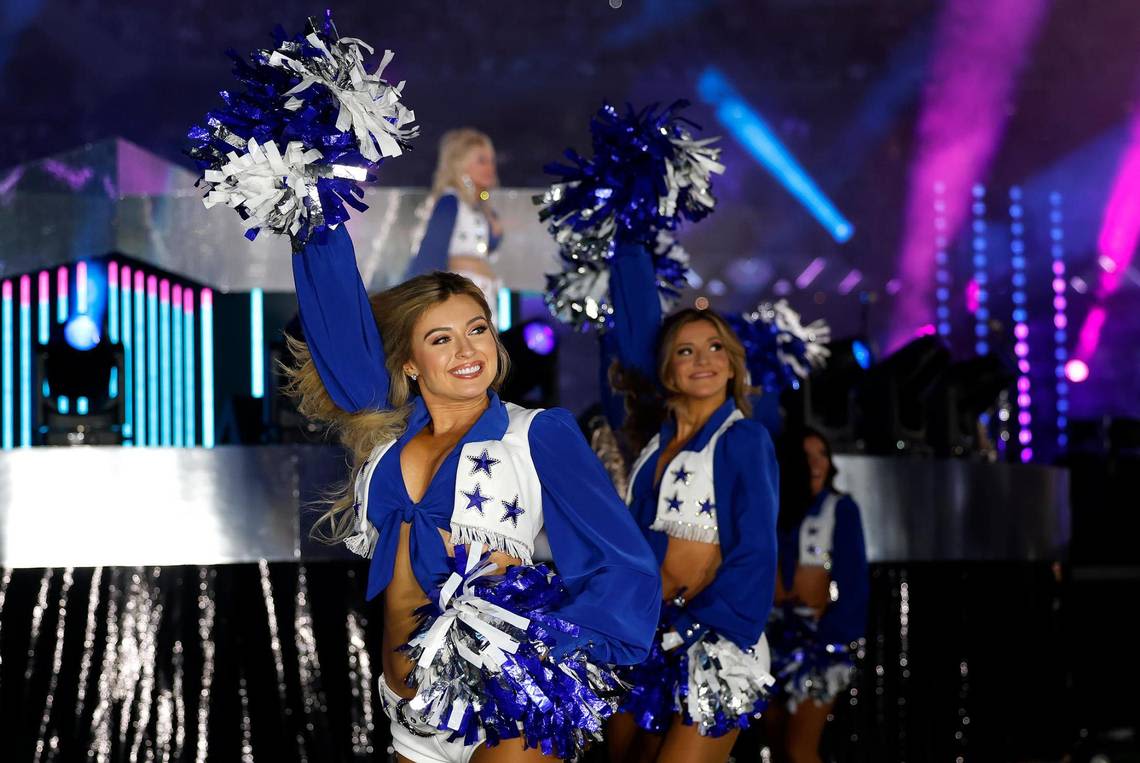 How much does it pay to be a Dallas Cowboys cheerleader?