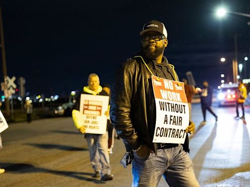 Massive port strike begins across America’s East Coast, threatening shortages and rising prices | CNN Business