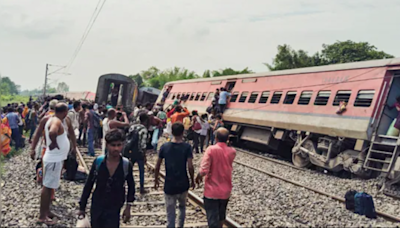 Chandigarh Dibrugarh Express Train Accident in UP's Gonda Live Updates: 2 Dead, 25 Injured As Several Bogies Derail