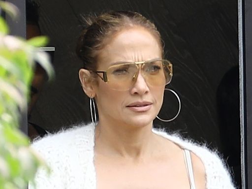 Jennifer Lopez se sincera sobre lo "frágil" y asustada" que está en su nuevo "comienzo" que afronta con "valentía"