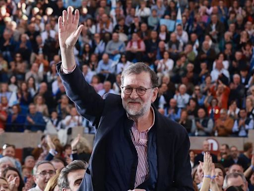 Rajoy, el expresidente que más se divierte fuera de la política: sus columnas virales de la Eurocopa, su vida como registrador y varios libros publicados