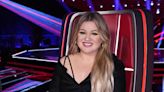 Kelly Clarkson Wows Fans In Off-The-Shoulder Black Dress On 'The Voice'