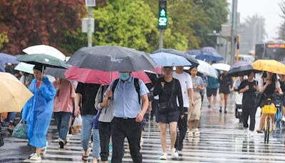 暴雨致交通嚴重擠塞 京港地鐵加開列車