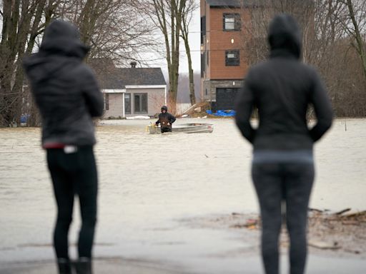 Lluvias torrenciales causan inundaciones y cortes de electricidad generalizados en Toronto