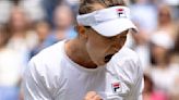 Krejcikova frustra Paolini e ergue, em Wimbledon, seu 2º Slam